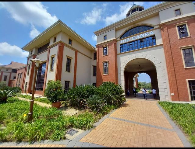 105M² OFFICE TO LET IN BRYANSTON